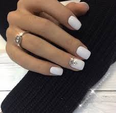 Decoradas en color blanco cobran una vida diseños de uñas acrilicas decoradas: 410 Ideas De Unas Blancas Unas Blancas Manicura Manicura De Unas