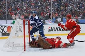 This was the first time an nhl outdoor game was played in toronto. Dusk Til Dawn Winter Classic A Success As Maple Leafs Top Red Wings The Hockey News On Sports Illustrated