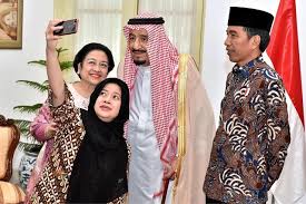 Peringatan keras dari megawati terhadap kadernya ini senada dengan pidato puan maharani saat pengarahan kepada seluruh kader di jawa tengah (jateng) ganjar juga dinilai tak lagi menanamkan pesan dari ketua umum pdip megawati soekarnoputri, yakni untuk tertawa bersama rakyat. Puan Maharani Kuak Hubungan Megawati Dan Sby