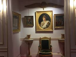 Cette photo polémique qui a provoqué son. Le Palais Vivienne Devoile Ses Tresors D Empire Meet In