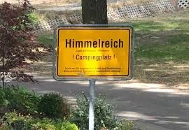 Ebenes, naturbelassenes gelände im mischhochwald, auf der wentorfinsel. Campingplatz Himmelreich In Schwielowsee Caravaning