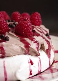 Pavlova Chocolat Framboises Facon Nigella Lawson Recette Chocolat Framboise Pavlova Recette Entremet