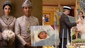 Gambar yang dipertuan agong 2019. Yang Di Pertuan Agong Dan Raja Permaisuri Timang Cucu Lelaki Satkoba Press