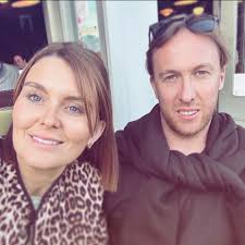 Hi I've just moved too the area and am looking for a local handyman and an  electrician , any recommendations would be much appreciated ☺️