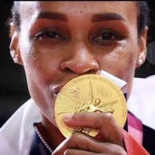 Allison Pineau : « Savoir que l'on va laisser une empreinte dans le hand,  c'est magnifique. »