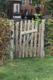 Die tore und zäune werden entsprechend ihren größen und farbwünschen auch maßgefertigt. Gartenpforte Im Bauerngartenstil Bauanleitung Zum Selber Bauen Gartenpforte Garten Gartenturen