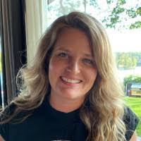 Alison Almeida's Instagram, Twitter & Facebook