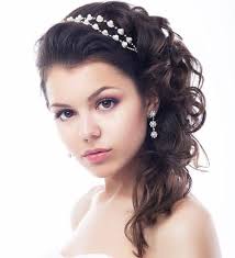 Here are some of the sexiest medium length hairstyles on the planet! 10 Latest Prom Hairstyles For Medium Length Hair Styles At Life