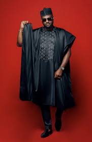 La femme sénégalaise se distingue de par sa beauté mais aussi de part son élégance à porter des ténues magnifiques lors des événements. Olajiji African Dresses Men African Clothing For Men Nigerian Men Fashion
