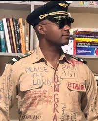 What an handsome & passionate captain pilot👨‍✈️, Global Passionate Pilot  team are proud of you!🤗 • #globalpassionatepilot  #globalpassionatepilotfanspage #captain #monday #aviation #americaair