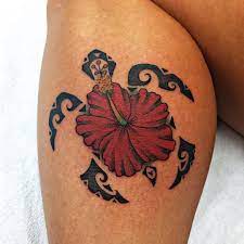 It is true that hawaiian tattoos designs are not at all girly and feminine in nature still females can get inked with these tattoo designs. Hawaiian Tattoo Designs And Meanings You Should Know In 2021 Spiritustattoo Com Hibiscus Tattoo Hawaiian Flower Tattoos Hibiscus Flower Tattoos