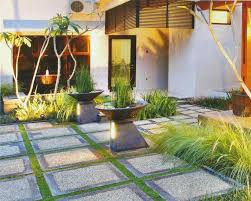 Memiliki taman yang hijau dan asri adalah impian setiap pemilik rumah. 68 Desain Rumah Minimalis Plus Taman Desain Rumah Minimalis Terbaru