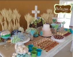 A continuación vamos a compartir unas ideas para poder decorar un centro de mesa de primera comunión, un diseño donde simbolice una hermosa fiesta cristiana. Mesa De Dulces Primera Comunion Nino Postres Decoracion Primera Comunion Decoracion Primera Comunion Decoracion Primera Comunion Ninas Pasteles De Comunion