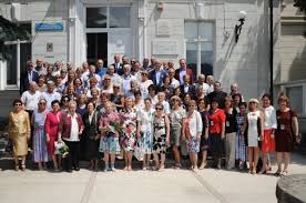 Scolile care vor fi selectate vor fi dotate cu un laborator it cu 26 de calculatoare performante si o tabla interactiva, iar dascalii vor fi formati de. Puterea EducaÅ£iei In Pasi De Petru Rares Cu PromoÅ£ia 1979 C