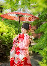 舞妓姿で日本庭園の七五三撮影 七五三写真なら埼玉の竹内写真館 ニュース 家族と楽しむ七五三 スタジオ撮影から本格庭園ロケ 竹内写真館 七五三 七五三 女の子 7歳 七五三 スタジオ