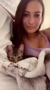 Happy endings do exist #kissingmybestfriend #kissing #catsoftiktok #kittens  #lightninginabottle #fyp