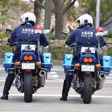 大阪府警察 広報課 公式 さんはinstagramを利用しています 不審車両発見 隊員は 犯罪の抑止や交通事故防止の為に鋭い目を向け 不審車両等の発見に努めています 大阪府警察 青バイ スカイブルー隊 警察官 お巡りさん 制服 バイク 警察 お巡りさん