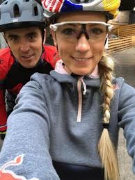 Ces sportifs en couple à la ville comme sur la piste