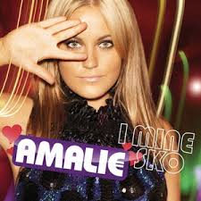 Amalie iuel løp ikke på bislett fredag, men sørget for å holde orden i sysakene til treningskamerat karsten warholm. Lykkelig Amalie Lyrics Song Meanings Videos Full Albums Bios