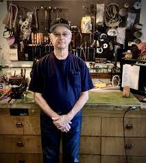 Guitars were always his first love, but the shop also carried and worked on banjos, mandolins, specialty guitars, and amplifiers. Umanov News Vintage Guitars Since 1965 Matt Umanov Guitars