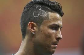 Choosing a new hairstyle doesn't have to be difficult. Sports Mockery On Twitter Cristiano Ronaldo Gets A New Haircut Http T Co 2cmepwi71c Usa Fifa Worldcup Usavspor Portugal Http T Co Zjklyktxhs