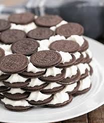Perfect for the cookies and cream lover in your life! No Bake Oreo Icebox Cake Recipe That Skinny Chick Can Bake