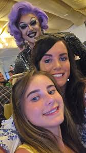 Its true what they say ... the BEST night of your holiday! Fantastic show,  amazing talent, lots of laughs, gorgeous food and great selection of  drinks. So here I am sharing the