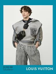 Di cuitan itu, naomi osaka juga menyinggung sedikit tentang tas louis vuitton yang dibelinya pertama kali saat masih berusia 16 tahun. Nb9xfdcxu 9uum