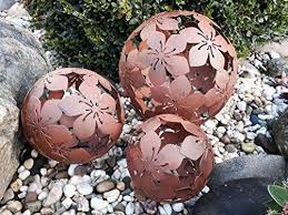 Aus zahlreichen verschiedenen materialien gefertigt, lassen sie sich grenzenlos mit allen einrichtungsstilen kombinieren. Pin Von Shoppondo Auf Chasha Dlya Kostra Mangal Gartenkugeln Garten Deko Mehrjahrige Pflanzen