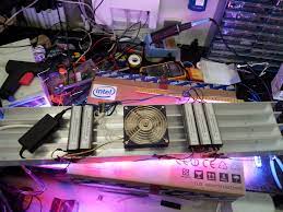 Keep your vegetable plants no more than 10 to 12 inches (25.4 to 30.5 cm) away from the grow lights. Diy 3w Led Grow Light V2 0 Hrafnkell