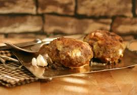 Tigaia se unge si se pune la incins , se toarna compozitia cu polonicul si se coace pe ambele parti. Arome Dunarene Chiftelute De Peste Usor De Pregatit