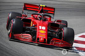 Már a szombati időmérő edzés sem a megszokott mederben zajlott azután, hogy négyszer is piros zászlóval kellett megszakítani. Leclerc Most Nem Volt Tul Boldog Az Idomero Utan