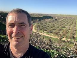 Mite control strategies for honeybees in St. Louis area