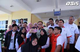 Mara ketengah international centre (mkic) wishes a happy eid mubark to everyone. Ismail Sabri On Twitter Rasmikan Mara Ketengah International College Mkic Ptg Tadi Bergambar Kenangan Bersama Pelajar Inilahpeluangku Https T Co J0bsts6f4z