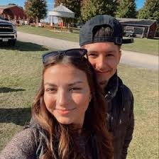 Mia Schultz's Instagram, Twitter & Facebook