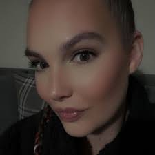 I hope this post reaches this person 🤞🏻🙌🏻 today my son had a nasty  accident in the new skate park beside shoreline southern cross. A lovely  lady was there to help him