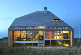 Hij werkt in het vastgoed, maar daar is ook alles mee gezegd. Jort Kelder S Huis In Terschelling Is Onwerkelijk