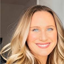 Amy Thiel's Instagram, Twitter & Facebook