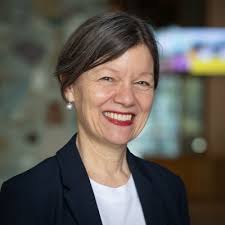 Mein berufliches Highlight der Woche: die Erscheinung unserer  Verbandszeitschrift police mit Interviews und Berichten über ganz viele  tolle Frauen 🚀 👮‍♀️ Unser Redaktor Edy Pironaci war an der…