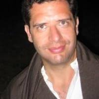 Selling Luxury: Connect with Affluent Customers, Create Unique Experiences  Through Impeccable Service, and Close the Sale by Robin Lent