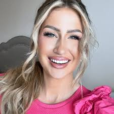 Heather Boley's Instagram, Twitter & Facebook