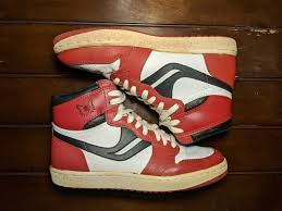 Original Nike Air Jordan 1 White Red Chicago 1985 Og Bootleg In 2020 Jordan 1 White Air Jordans Nike Air Jordan