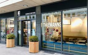 Sieh dir an, was cafe interior design (cafeinteriordesign) auf pinterest, der weltweit größten sammlung von ideen, entdeckt hat. Thiemanns Hamburg Raumschiff