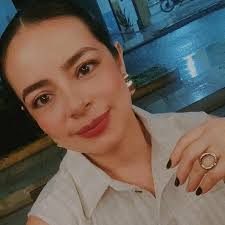 Kelly Quezada's Instagram, Twitter & Facebook