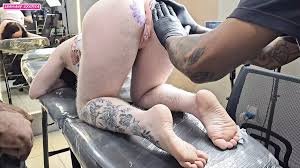 I Took My Wife to My Friend to Tattoo Her Ass: Brazilian Amateur Porn