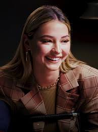 Chase Stokes and Madelyn Cline Running to Him After Filming