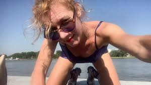 Exhib by the River: Belgian Upskirt Upskirt Porn