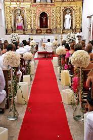 Flores para iglesia, decoración y arreglos florales para boda. Decoracion Altar De Iglesia Para Matrimonio Buscar Con Google Wedding Stage Decorations Wedding Aisle Decorations Church Wedding Decorations