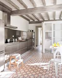 Poutres Apparentes 15 Inspirations Pour Les Sublimer Maison Poutres Peintes Poutres Apparentes