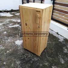 Desain ini memberi tampilan simpel dan elegan, sekaligus menonjolkan nuansa masa kini. Lemari Baju Jati Belanda 1 Pintu Lazada Indonesia